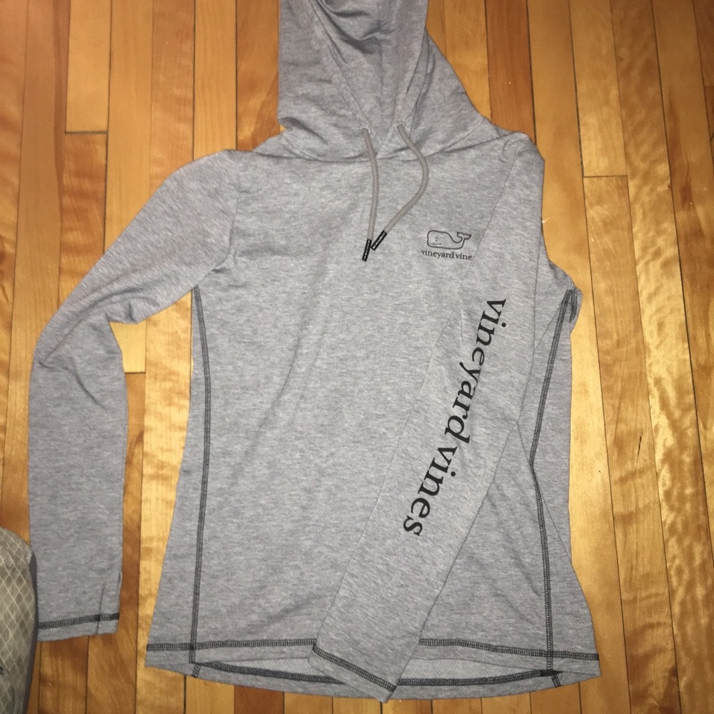 Vineyard vines hoodie